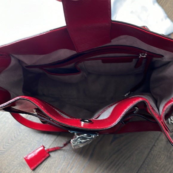 Michael Kors Hamilton Saffiano Leather LargeTote- in Red - Picture 8 of 11
